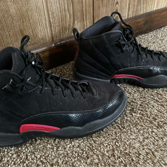 Air Jordan 12 retro red and black - Picture 2 of 8